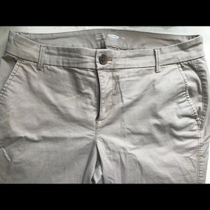 Old Navy Women Khaki pants. Size 10.
